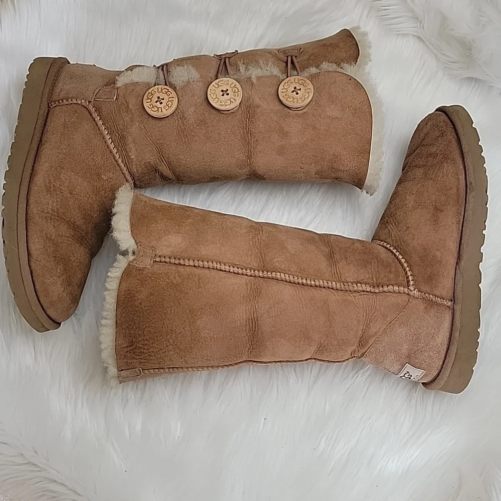 UGG Bailey Button Triplet Tall Chestnut‎ Suede Shearling Mid Calf Pull On Boots